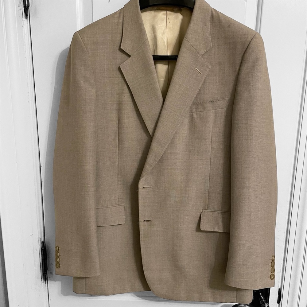 Harry Rosen Tan Sport Coat with Notch Lapel and Structured Shoulders